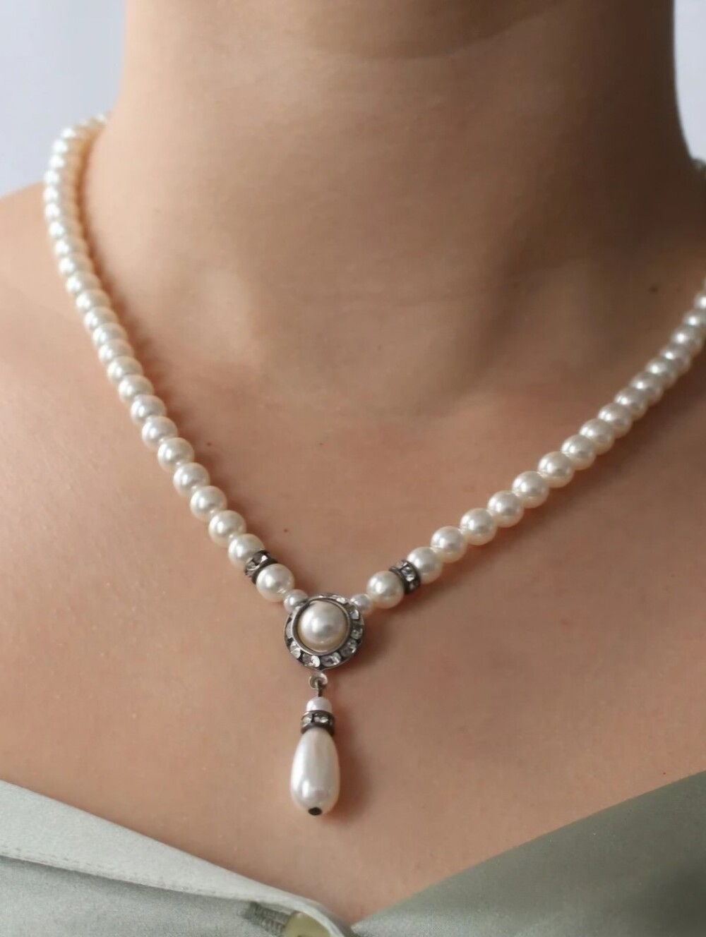 Vintage Faux Pearl Drop Necklace